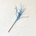 Pique de branche de Noël bleu pailleté de 43cm avec sequins pour décor de fête - Bleu saphir