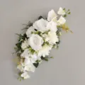 Elegantes weißes Kunstblumengesteck mit Rosen und Orchideen für die Hochzeitsdekoration - Weiße Orchidee Blumenschmuck