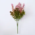 Enkele steel van kunstmatige roze lavendel en groene eucalyptusbloemen voor decor - Paars