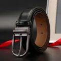 Klassischer schwarzer Herren-Rindsledergürtel mit Premium-Dornschließe - Stil 8659 (Gewehrgraue Schließe Schwarzer Riemen) / 110cm