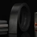 Détail d'une sangle de ceinture en cuir véritable noir pour homme sans boucle - Sangle Seule / 110cm / Noir