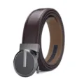 Detailansicht eines Herrenledergürtels mit automatischer Metallschnalle und Glattleder. - 95 Struktur Kaffee + G Gunmetal