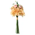 Gedetailleerd overzicht van een kunstbruidsboeket met perzikkleurige dahlia's en knoppen - 35cm / Champagne
