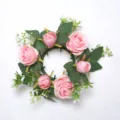 Elegante corona de velas con capullos de rosas rosas para decoración romántica de bodas - Rosa