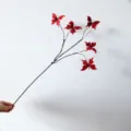 Einzelner künstlicher Zweig mit fünf roten Schmetterlingen für Hochzeit und Deko - 70cm (5-Kopf) / Roter Samt