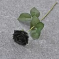 Élégante rose artificielle noire à tige unique avec feuilles vertes pour décoration - Noir