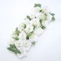 Rangee de fleurs de roses artificielles blanches pour decoration d'arche de mariage. - H1