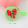 Süßer hellgrüner Plüsch-Geldbeutel mit einer roten Schleife verziert, Größe 8,4x8 cm - 8.4x8cm / Grün mit roter Schleife