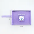 Bolsa de malla morada con estampado de osito, organizador portátil para papelería y maquillaje. - M / Estilo Oso Fotógrafo