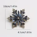 Elegante vintage sneeuwvlok broche met blauwe kristallen en zeer exacte afmetingen - Blauwe Kristal Stijl / 3.6x4.1cm / Donkerblauw (o6)