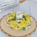Couronne de bougie fleurs sauvages jaunes avec bougie LED sur socle en bois pour fete. - Jaune