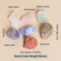 Set aus sieben natürlichen Rohkristallsteinen und Mineralproben für Yoga Meditation - Natürliche Siebenfarbige Rohstein Im Samtbeutel / Samt Beutel