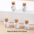 Cinco pequeñas botellas de deseos de vidrio con piedras de howlite blanca - Botella: 20x32mm Piedra: 3-5mm / Botella de Deseos de Turquesa Blanca Natural