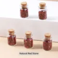 Chips de jaspe rojo natural en pequeñas botellas de cristal para deseos con corchos - Botella: 20x32mm Piedra: 3-5mm / Botella de Deseos de Jaspe Rojo Natural