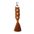 Porte-clés bohème en macramé marron fait main avec pompon et jolies perles en bois - Couleur caramel