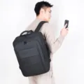 Hoogwaardige zwarte zakelijke laptoprugzak voor heren met externe USB-oplaadpoort - Zakelijke casual stijl / Zwart