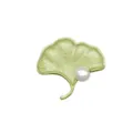 Elegante broche vintage de hoja de ginkgo lacada en verde con una perla blanca única - Estilo B (Hoja de Ginkgo)