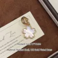 Vue détaillée du pendentif fleur de cerisier 11x11mm en nacre naturelle et cuivre plaqué or - Pendentif Fleur à Cinq Pétales (A263) / Pendentif Seul (Sans Chaîne)
