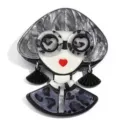 Broche de acrílico de niña dibujo animado con estampado de leopardo y gafas de corazón - Pelo Plateado Gafas Corazón Redondo (F3-4-154)