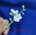 Elegante broche vintage con hojas lacadas en verde y flores blancas para mujer joyas - Magnolia (Rama y Capullo) / 2.5x5.8cm