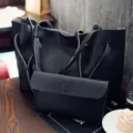Set borsa shopper nera effetto litchi, grande borsa a spalla minimalista con pochette. - Nero