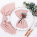 Elegante servilleta de lino rosa con flecos rústicos para decoración mesa de bodas - Estilo borla / Rosa