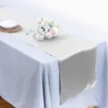 Chemin de table en satin argente pour mariage et deco interieure, design uni elegant. - Gris Argent