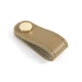 Minimalistischer khakifarbener Leder-Schubladengriff mit Goldknopf für Kleiderschränke - Einloch (LS1725-3) / Hellkaffee