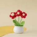 Handgemachte Häkelblume Topfpflanze, rot und gelb Blumen Deko Variante im Zimmer. - Puffblumen-Topfpflanze / Rot