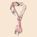 Foulard en soie vintage rose et blanc avec imprimé chaîne nautique et ancre pour sacs - Style Ancre Nautique sur Fond Rose (WHSF4180)