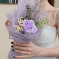 Beau bouquet de roses de savon artificielles violettes cadeau pour la Saint-Valentin et fete. - Bouquet 5 couches à fleur unique en dentelle OPP violet