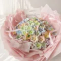 Handmade ceramic flower bouquet in dopamine colors, perfect gift for Valentine's Day and birthdays. - 52 Stems - Pink Ceramic Look Bouquet / Bonus Card + String Lights