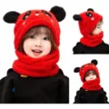 Joli bonnet d'hiver rouge en peluche pour enfants avec écharpe intégrée. Doux et chaud. - Taille S (3-8 ans) / WHYU-69 rouge