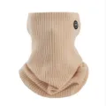 Calentador de cuello de invierno tejido en color beige con textura de canalé y parche - Calentador de cuello / Beige