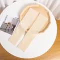 Manchettes rafraîchissantes en soie glacée beige pour protection solaire UV, vue SKU - Taille unique / Chair
