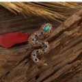 Exquisito broche animal con forma de serpiente y coloridos diamantes de imitación brillantes - Estilo 1 (Forma S Piedras Naranja Negro)
