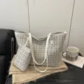 Grote beige tweed schoudertas met bijpassend zakje voor herfst- en wintermode - Tote Bag met Extra Tasje / Wit