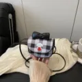 Mini bolso bandolera a cuadros con lindo perro de dibujos y lazo de cuero negro - Negro