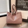 Bolso tote grande de piel sintética malva minimalista para el día a día femenino. - Púrpura
