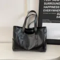 Bolso tote grande y minimalista de cuero PU negro para mujer para el día a día - Negro