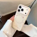 Vue détaillée de la coque iPhone MagSafe blanc crème avec motif chiot mignon et étoiles - Blanc Poire (Thème Chiot) / iPhone 18 Pro Max