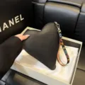 Elegante bolso de mano de cuero negro en forma de corazón con correa LOVE de colores - Negro