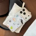 Vue détaillée d'une coque iPhone antichoc style collage avec motif chat et pomme - Chat de Maison (Non magnétique) / 18