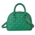 Elegante bolso de mano acolchado verde con una correa de hombro ajustable dorada - Verde
