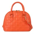Bolso de mano naranja vibrante en forma de concha con patrón de cuadros acolchados - Naranja