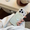 Gros plan de la coque magnétique vert menthe avec anneau MagSafe et texte - Style sans Support / Vert menthe / Iphone 18