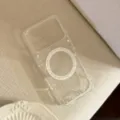 Gedetailleerd zicht op een transparant iPhone-hoesje met magnetische ring en sterpatroon. - Transparante Magnetische Vergulde Zilveren Sterring / Voor iPhone 18