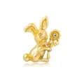 Vintage vergoldete Hasenbrosche mit Blume und blauem Strassstein, Tier-Schalnadel - Kleiner Hase