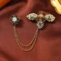 Elegant vintage bee brooch with tassel chains and rhinestones in antique gold finish - Bee Sun Flower Tassel Brooch Set (13)