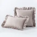Paar elegante lilagraue Samt-Kissenbezüge mit dekorativem Rüschenrand für Sofas - 30x50cm(Nur Bezug) / Champagnerrosa